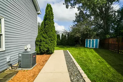 1723 Leeds Court #1, Mundelein, IL 60060 - Photo 23