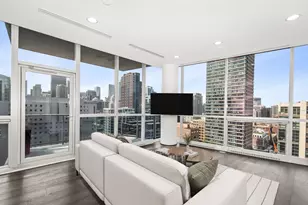 110 W Superior St, Chicago, IL 60654 - Photo 5