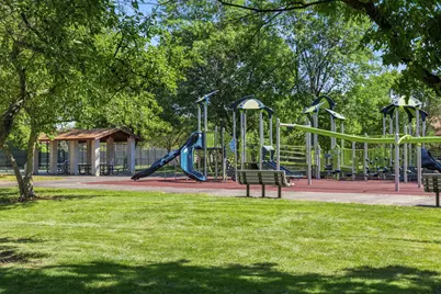 995 S Pinetree Circle #995, Buffalo Grove, IL 60089 - Photo 15