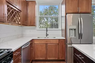 6500 S Minerva Ave, Chicago, IL 60637 - Photo 5