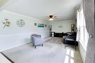 320 Yorkshire Dr, Mundelein, IL 60060 - Photo 7