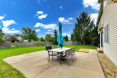 320 Yorkshire Drive, Mundelein, IL 60060 - Photo 17