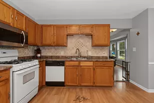 4609 W Glenbrook Trail, McHenry, IL 60050 - Photo 9