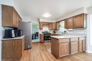 27W303 Chartwell Dr, Winfield, IL 60190 - Photo 11