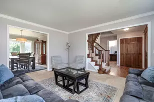 27W303 Chartwell Dr, Winfield, IL 60190 - Photo 7