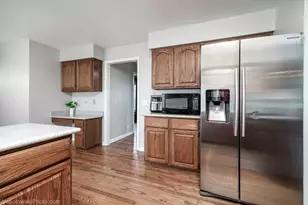 27W303 Chartwell Dr, Winfield, IL 60190 - Photo 13