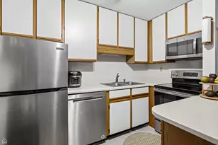 3130 W Monroe St, Waukegan, IL 60085 - Photo 9