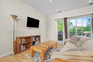 1112 W Washburne Ave, Chicago, IL 60608 - Photo 7