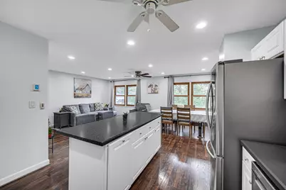 2921 Brentwood Court, Woodridge, IL 60517 - Photo 7