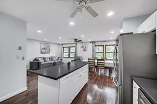 2921 Brentwood Ct, Woodridge, IL 60517 - Photo 7