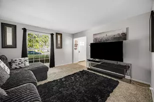 830 Indian Wells Cir, Elgin, IL 60123 - Photo 7