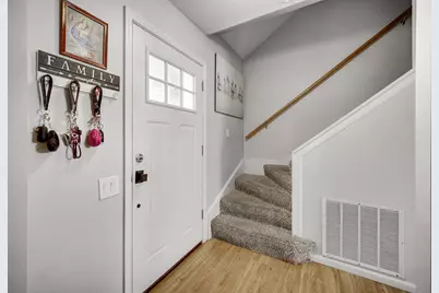 830 Indian Wells Circle, Elgin, IL 60123 - Photo 5