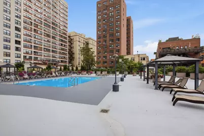525 W Hawthorne Place #1002, Chicago, IL 60657 - Photo 25