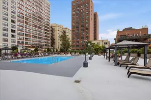 525 W Hawthorne Pl, Chicago, IL 60657 - Photo 25