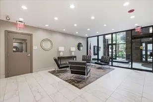 525 W Hawthorne Pl, Chicago, IL 60657 - Photo 19