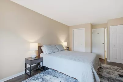 525 W Hawthorne Place #1002, Chicago, IL 60657 - Photo 15