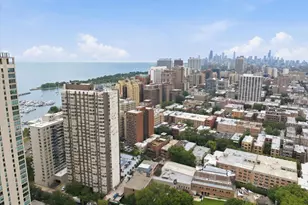 525 W Hawthorne Pl, Chicago, IL 60657 - Photo 29