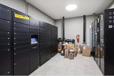 525 W Hawthorne Place #1002, Chicago, IL 60657 - Photo 21