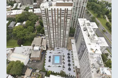 525 W Hawthorne Place #1002, Chicago, IL 60657 - Photo 27