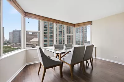 525 W Hawthorne Place #1002, Chicago, IL 60657 - Photo 7