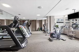 525 W Hawthorne Pl, Chicago, IL 60657 - Photo 23