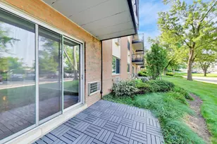 1198 Royal Glen Dr, Glen Ellyn, IL 60137 - Photo 17