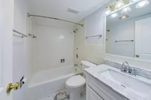 1198 Royal Glen Dr, Glen Ellyn, IL 60137 - Photo 15