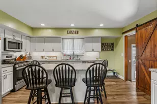 304 S McKinley St, Mansfield, IL 61854 - Photo 7