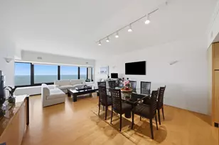 175 E Delaware Pl, Chicago, IL 60611 - Photo 3