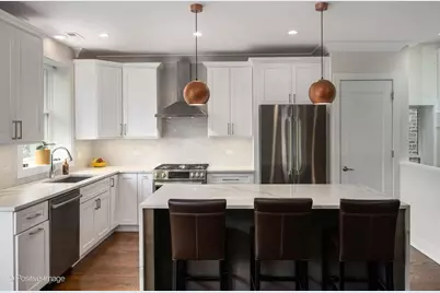 1226 W Winnemac Avenue #3S, Chicago, IL 60640 - Photo 9