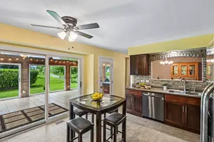 1146 Blackhawk Ct, Schaumburg, IL 60193 - Photo 7