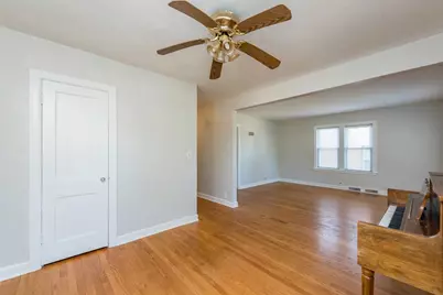 516 S Victory Street, Waukegan, IL 60085 - Photo 9