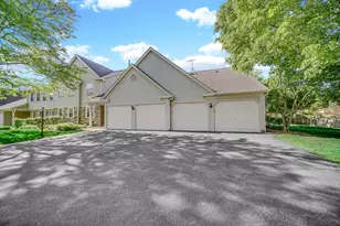 2403 Mallow Ct, Schaumburg, IL 60194 - Photo 1