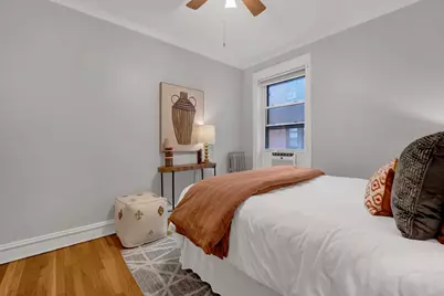 1915 W Montrose Avenue #2, Chicago, IL 60613 - Photo 21