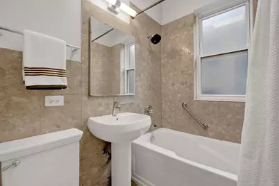 1915 W Montrose Avenue #2, Chicago, IL 60613 - Photo 23