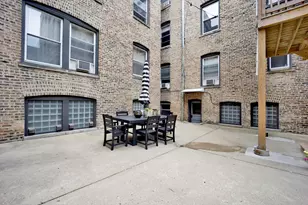 1915 W Montrose Ave, Chicago, IL 60613 - Photo 29