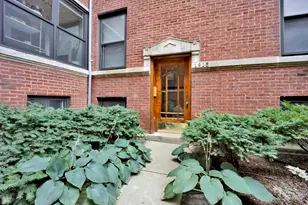 1915 W Montrose Ave, Chicago, IL 60613 - Photo 33