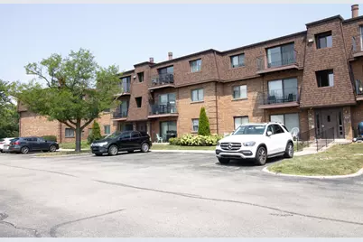 608 Cobblestone Circle #F, Glenview, IL 60025 - Photo 1