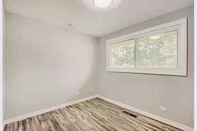 18250 Anthony Avenue, Country Club Hills, IL 60478 - Photo 17