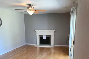 696 Shining Water Dr, Carol Stream, IL 60188 - Photo 7