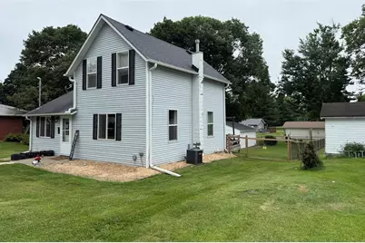 229 W Farnham Street, Sheffield, IL 61361 - Photo 3