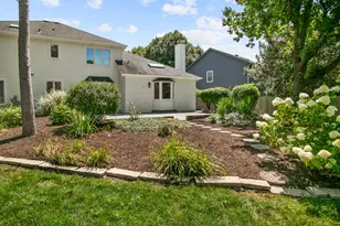 1205 Johnson Dr, Naperville, IL 60540 - Photo 5