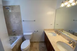 1156 W Cornelia Ave, Chicago, IL 60657 - Photo 17