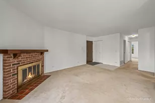 265 Buckingham Ct, Schaumburg, IL 60193 - Photo 9