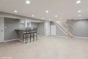 8842 Dee Rd, Des Plaines, IL 60016 - Photo 23