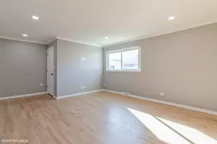 8842 Dee Rd, Des Plaines, IL 60016 - Photo 11