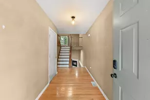 2034 Jeffrey Ct, Elgin, IL 60123 - Photo 3