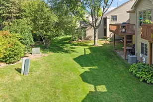 2034 Jeffrey Ct, Elgin, IL 60123 - Photo 27
