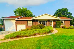 128 Laurie Ln, Oswego, IL 60543 - Photo 1