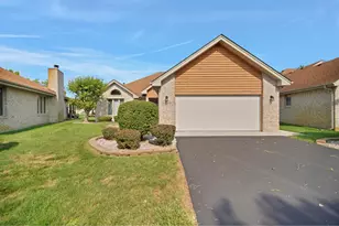 18335 Pinewood Ln, Tinley Park, IL 60477 - Photo 1